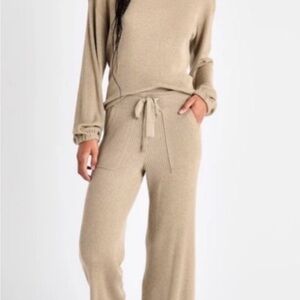 Splendid Tan Lounge Set 5% Cashmere